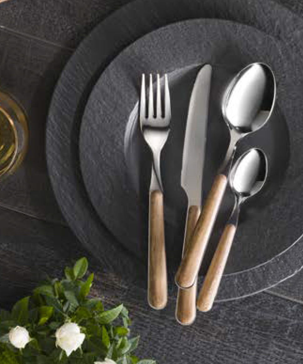 ambientata_pino_legno.jpg