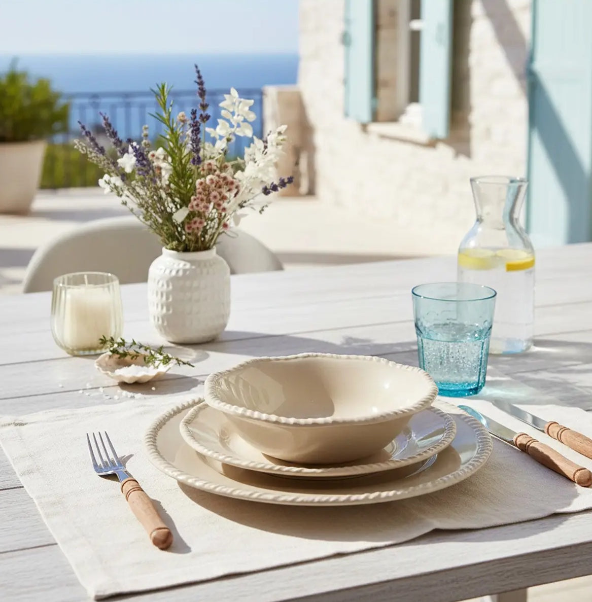 assiette-creuse-en-melamine-creme-bord-corde-20x20x55cm.jpg